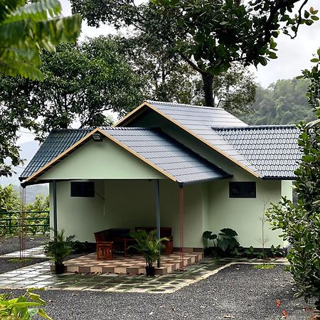 Royal Mount Inn Resorts Paithalmala ภายนอก รูปภาพ